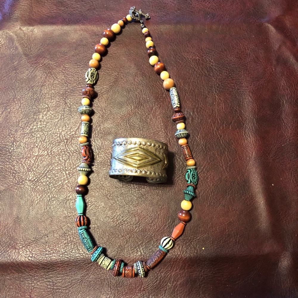 Necklace and bracelet-EUC - Picture 1 of 12
